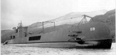 O 19 in Loch Long, Scotland 1943. Note the opened  doors of the external-traversing torpedo tubes